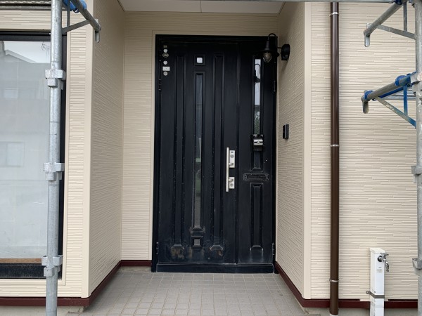 新潟市西区で玄関ドアを取り替えました。サムネイル